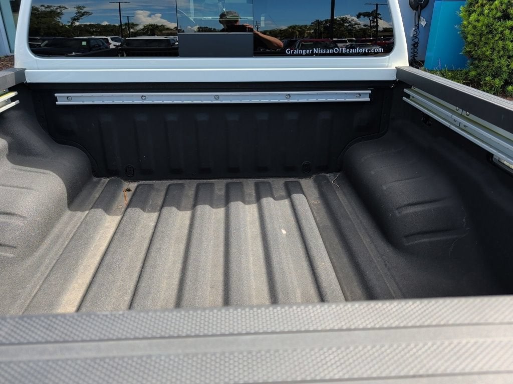 2025 Nissan Frontier Base