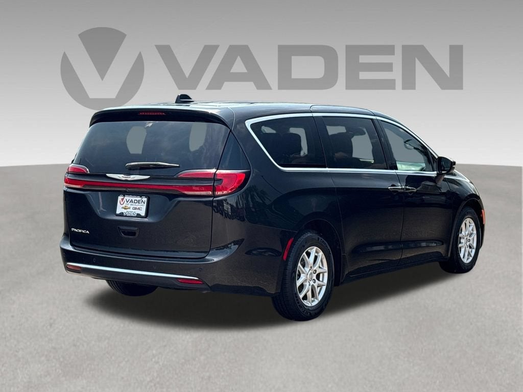 2023 Chrysler Pacifica Base