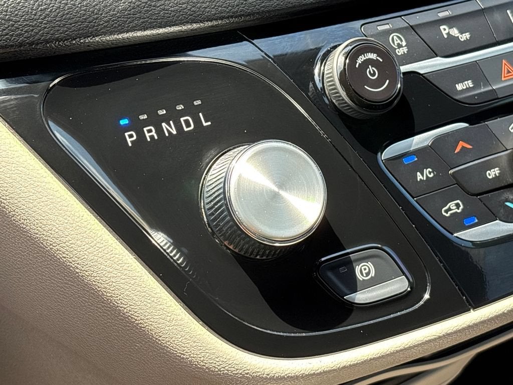 2023 Chrysler Pacifica Base