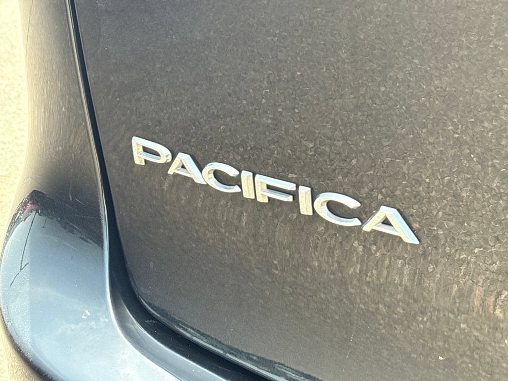 2023 Chrysler Pacifica Base