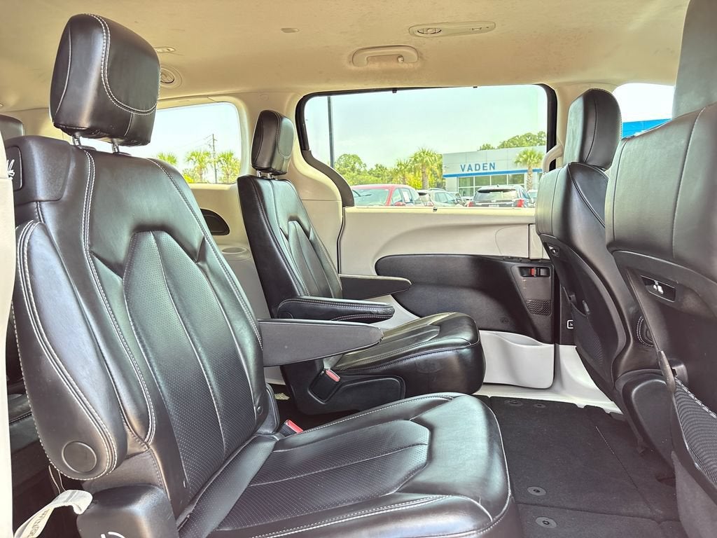 2023 Chrysler Pacifica Base