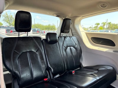 2023 Chrysler Pacifica Base