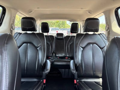 2023 Chrysler Pacifica Base