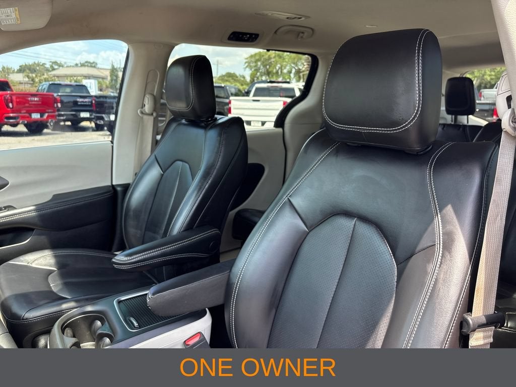 2023 Chrysler Pacifica Base