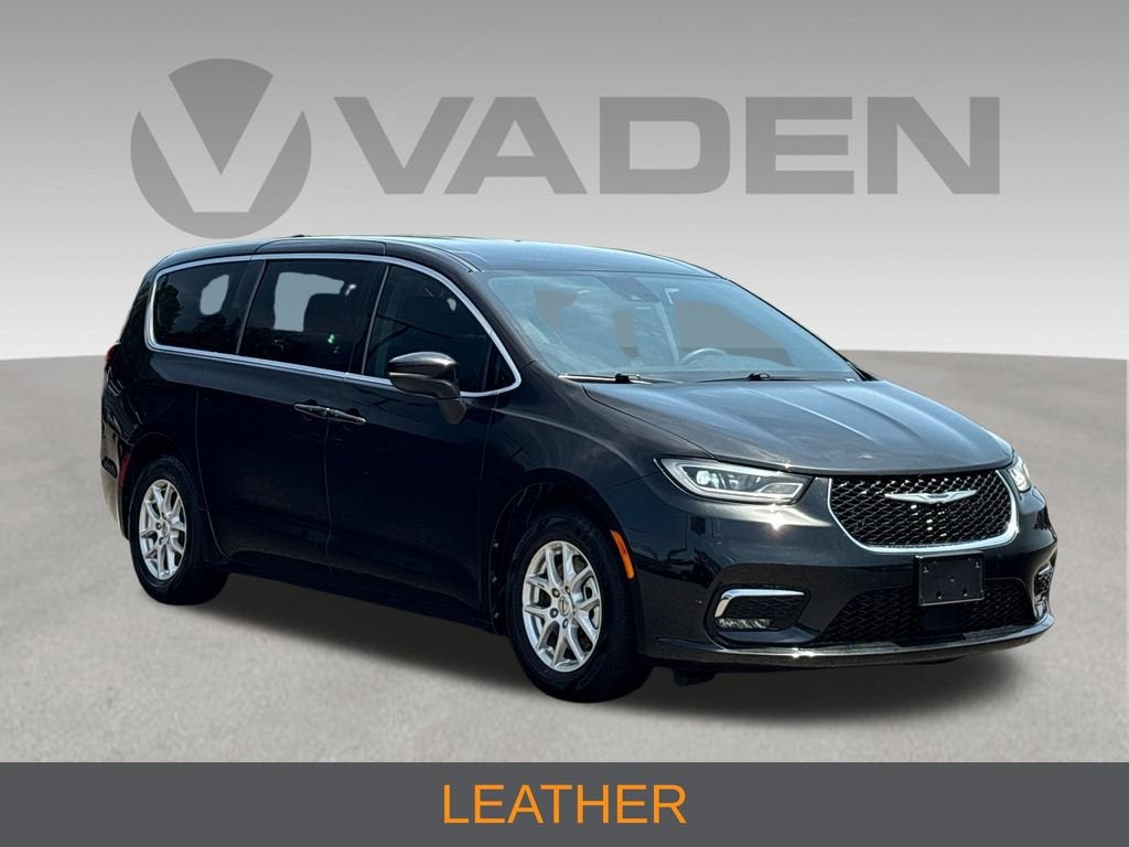 2023 Chrysler Pacifica Base
