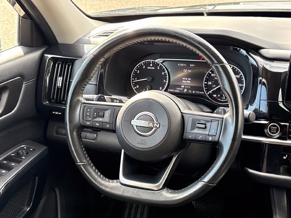 2024 Nissan Pathfinder Base