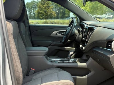 2023 Chevrolet Traverse Base