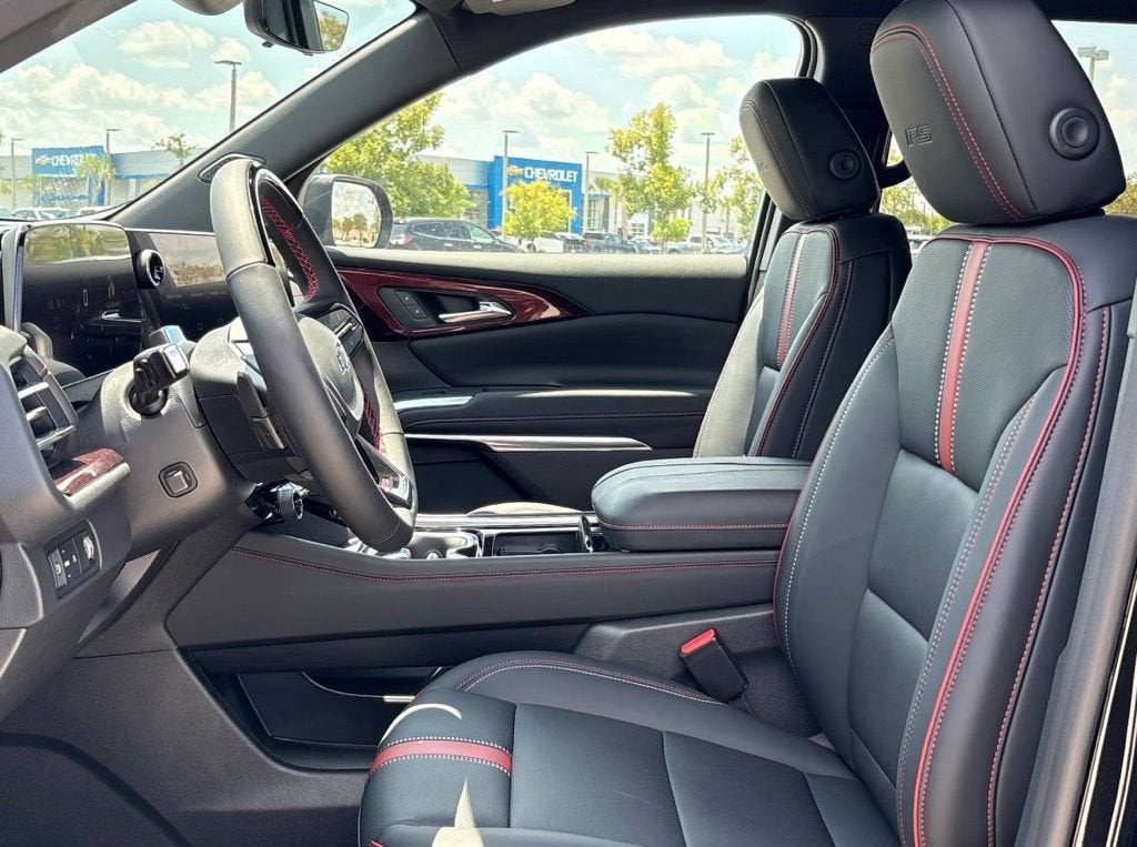 2027 Chevrolet Traverse Base