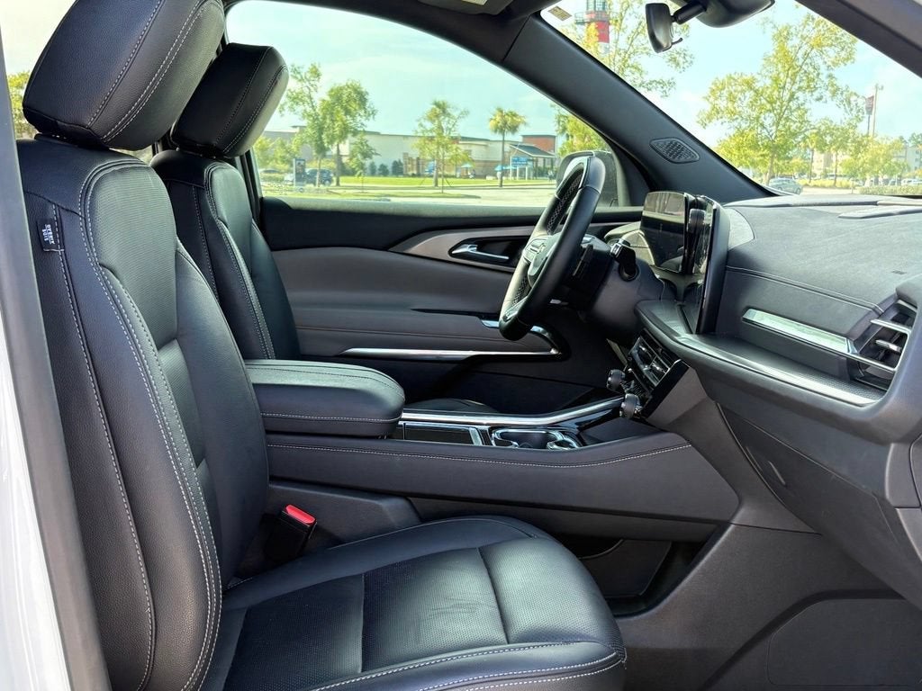 2024 Chevrolet Traverse Base