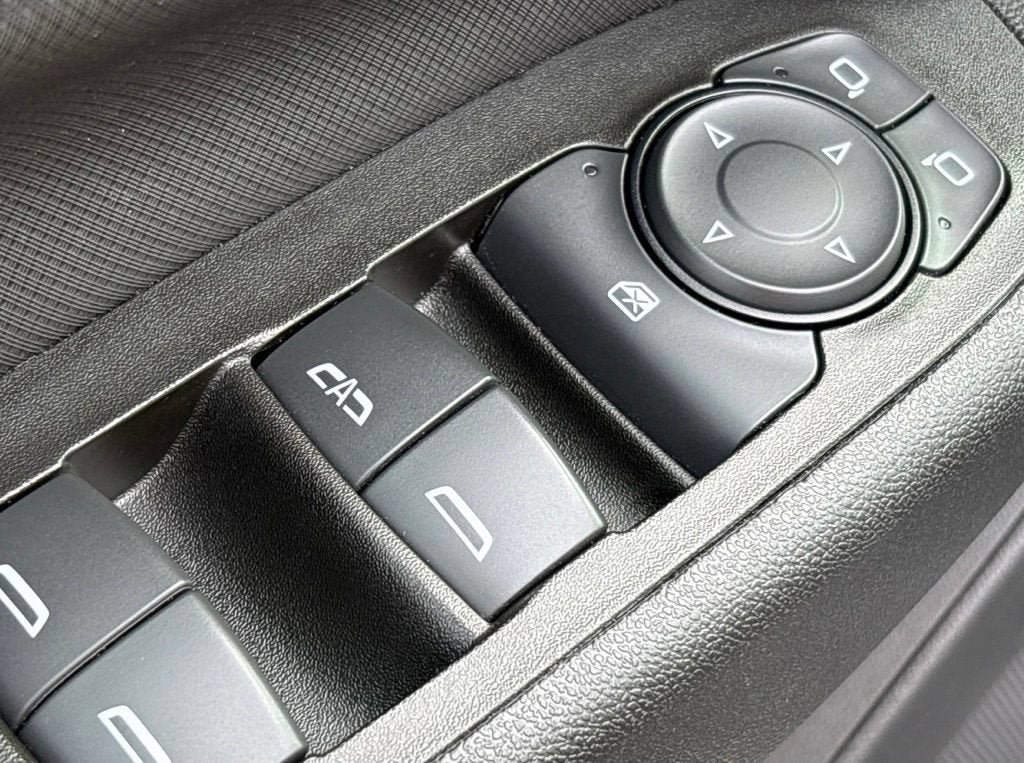 2023 Chevrolet Equinox Base