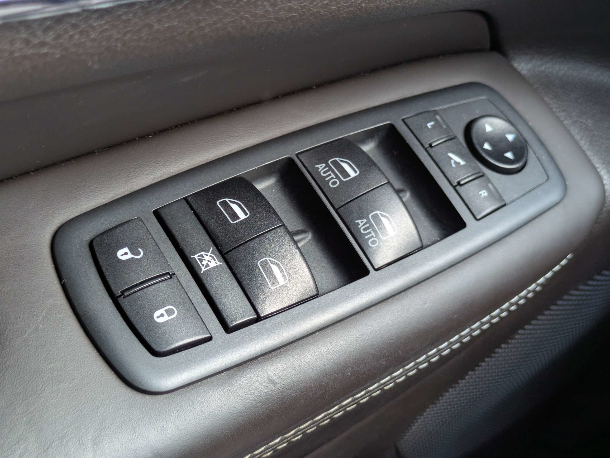 2019 Jeep Grand Cherokee Overland 4x2
