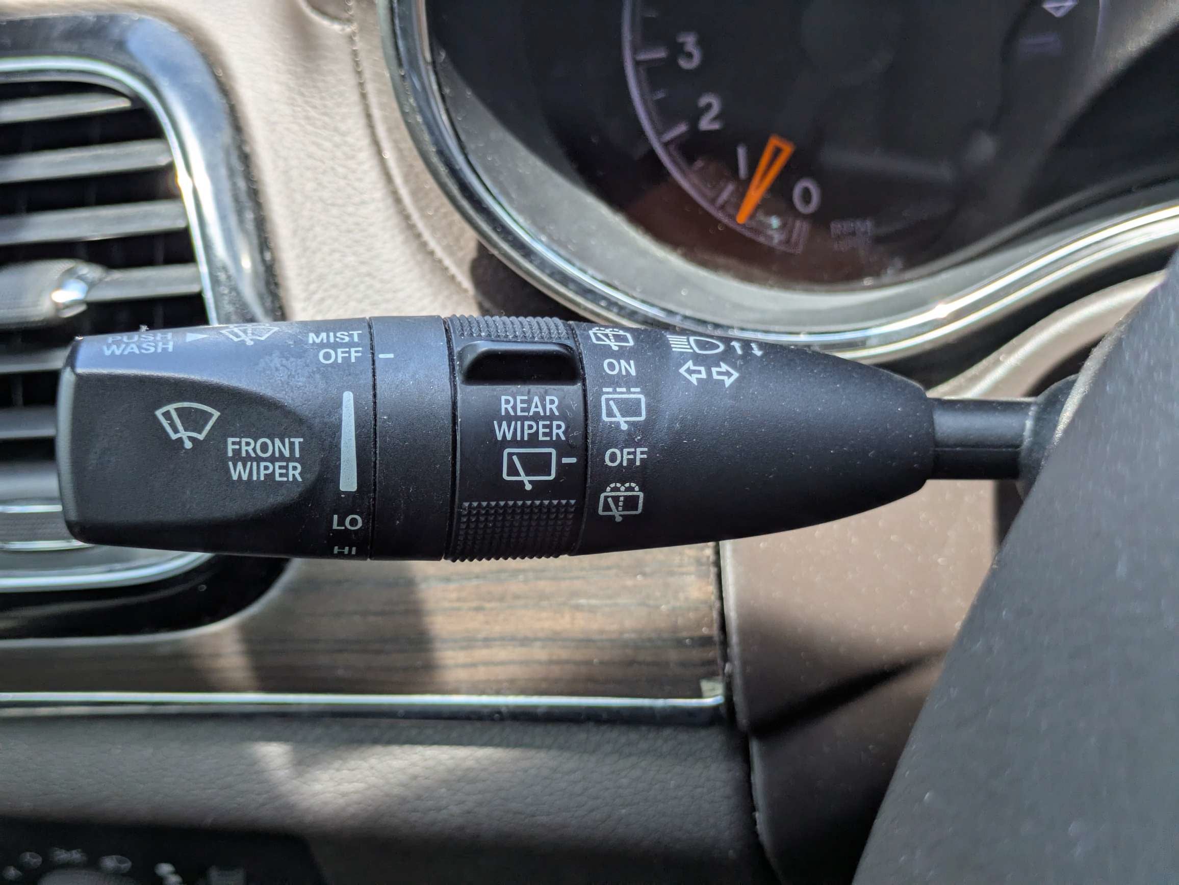 2019 Jeep Grand Cherokee Overland 4x2