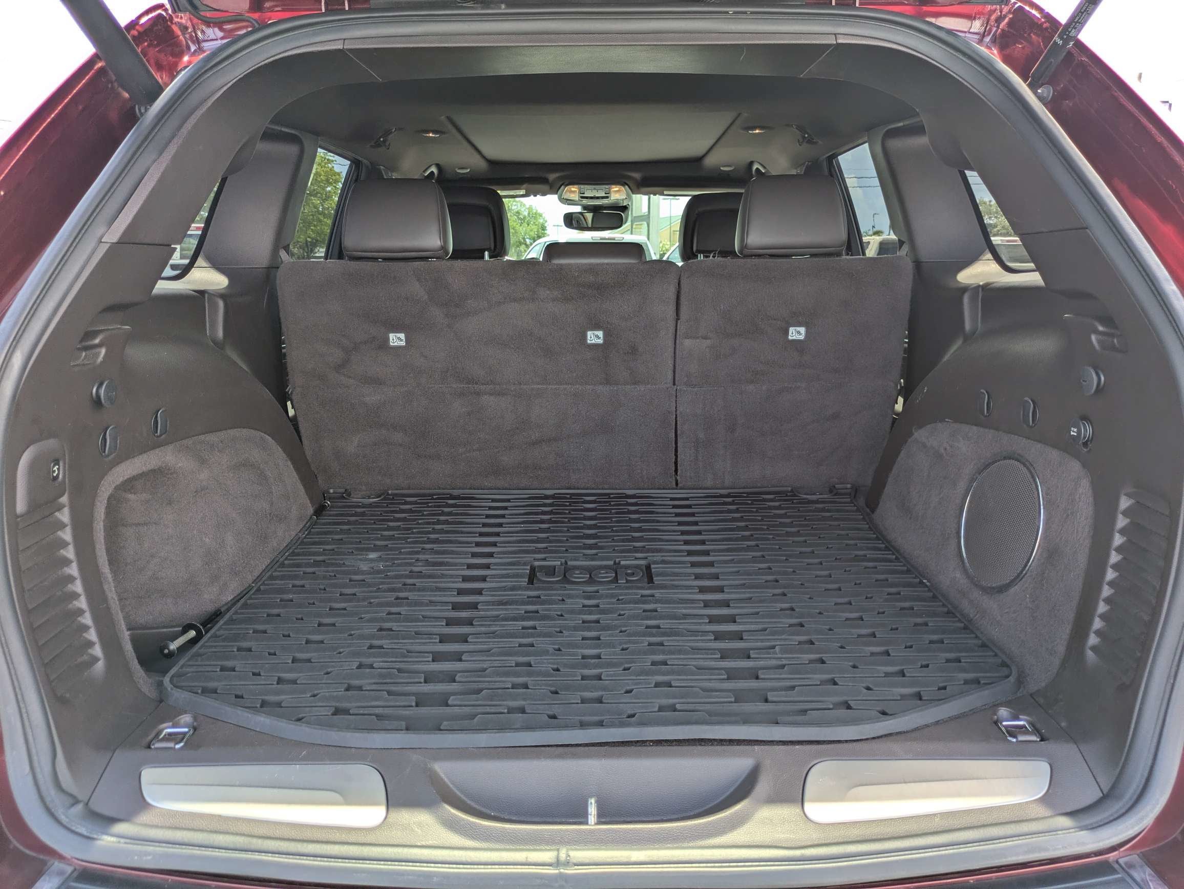 2019 Jeep Grand Cherokee Overland 4x2