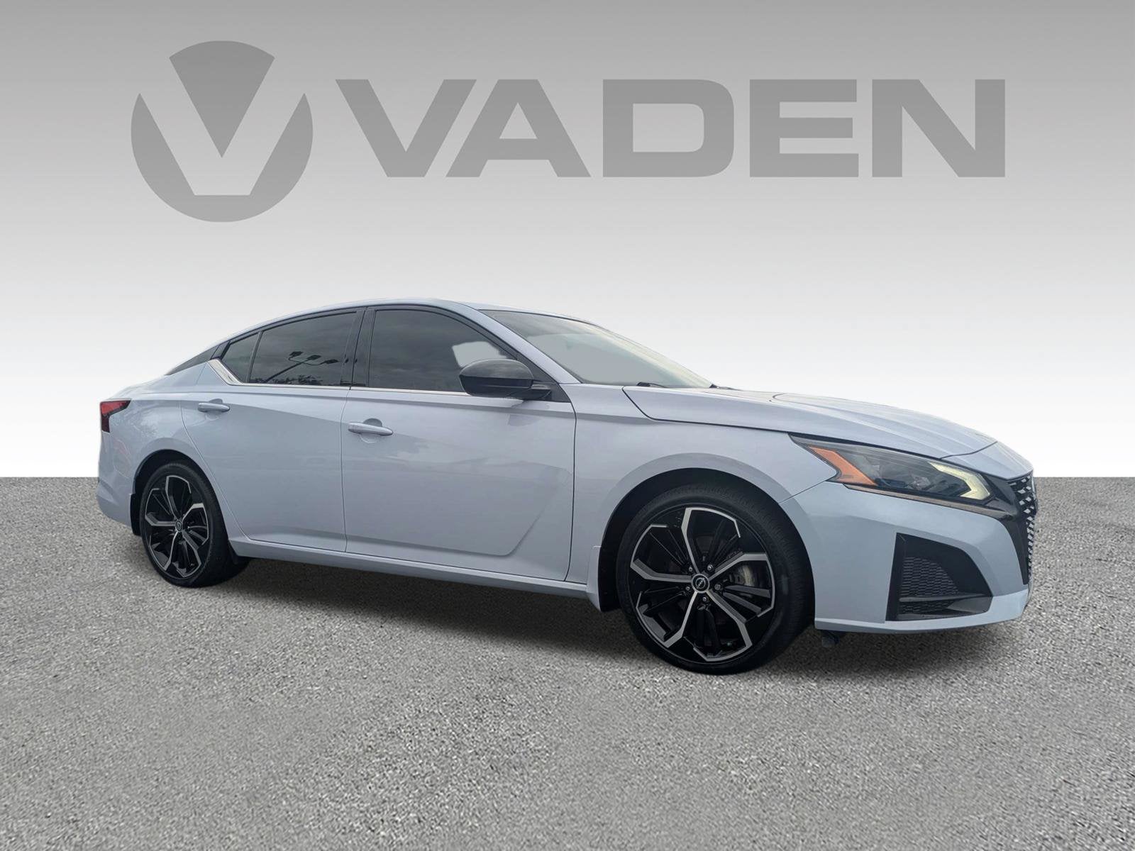2023 Nissan Altima SR FWD