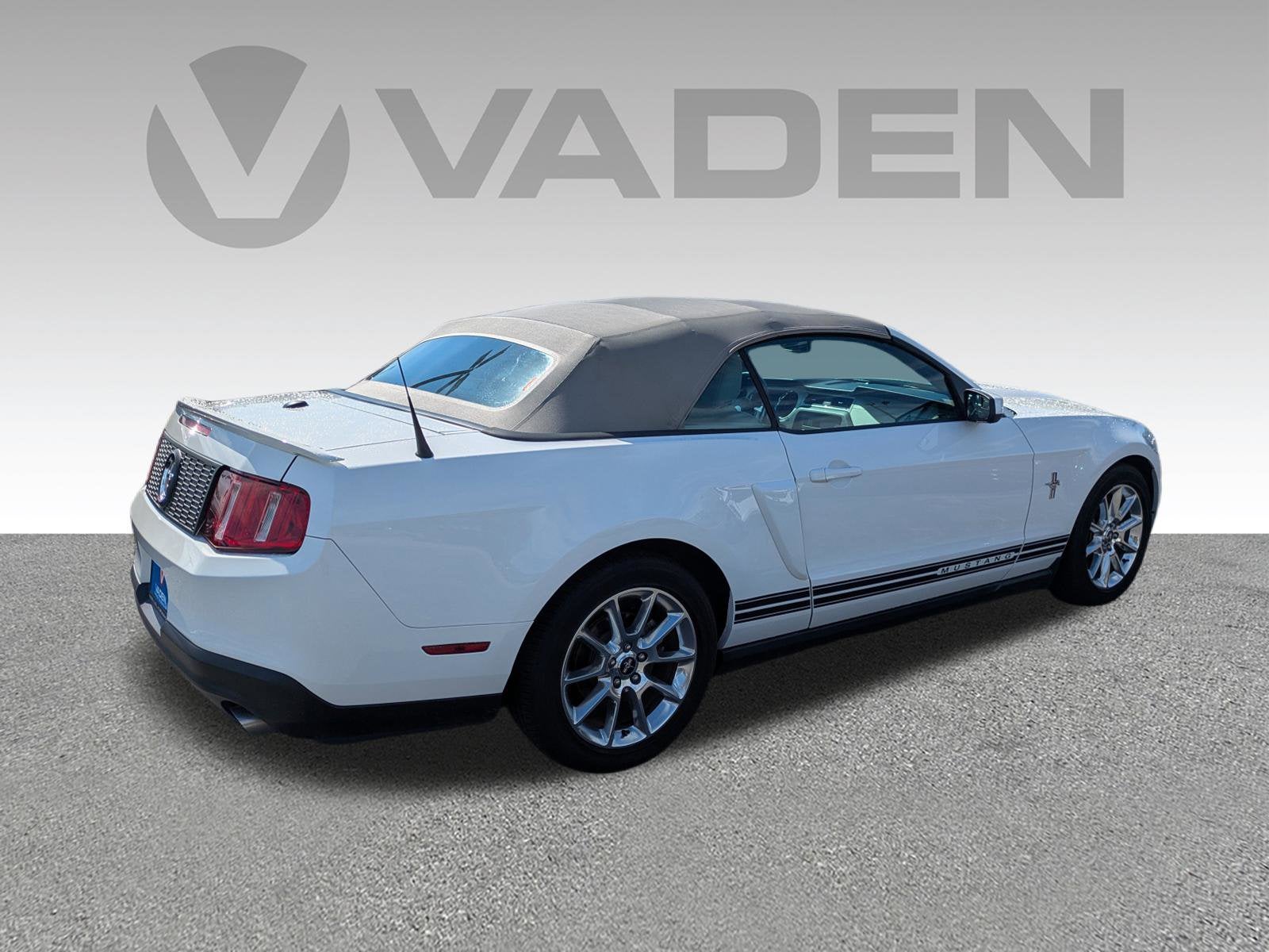 2011 Ford Mustang V6