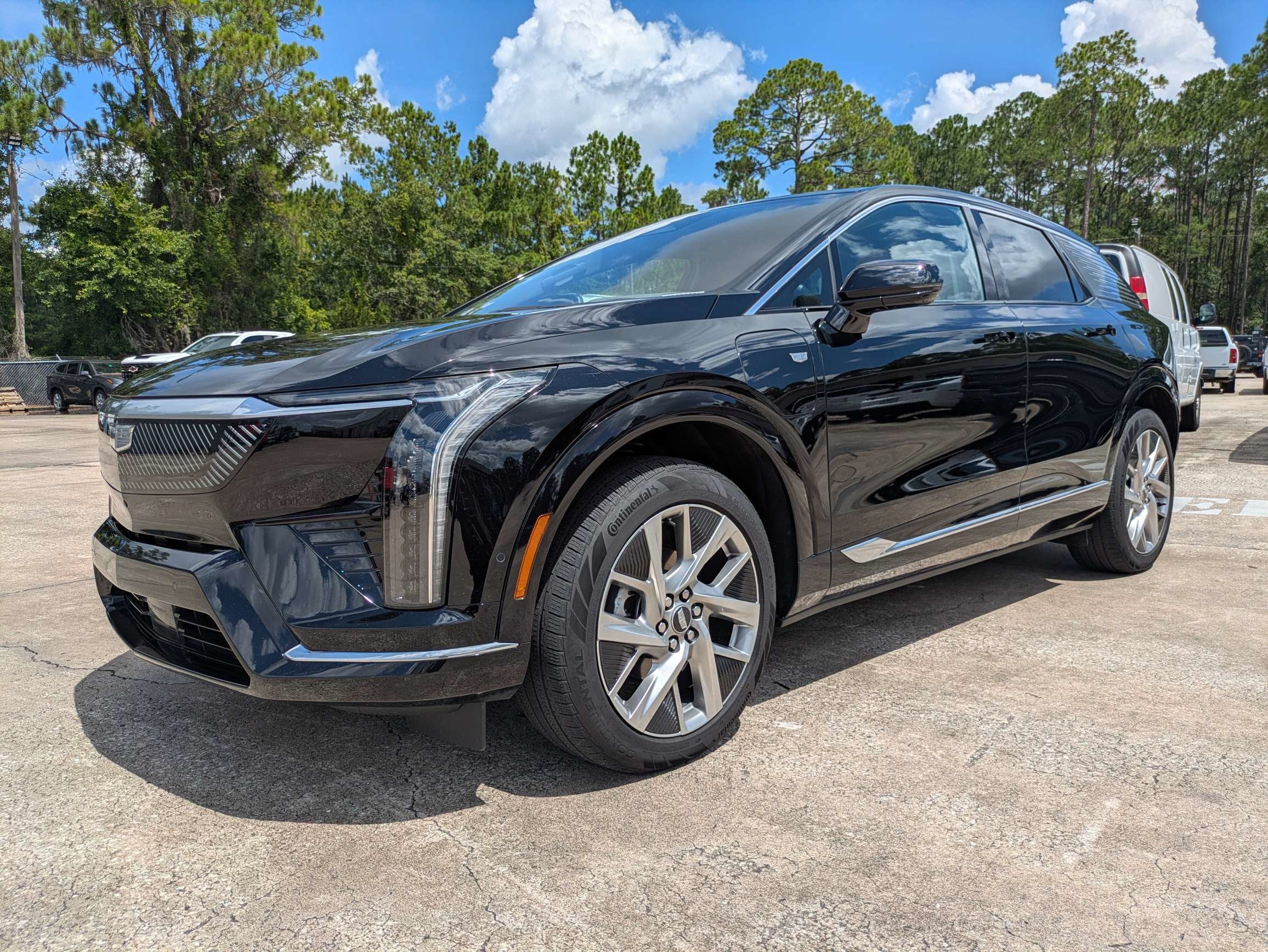 2025 Cadillac OPTIQ Luxury 2