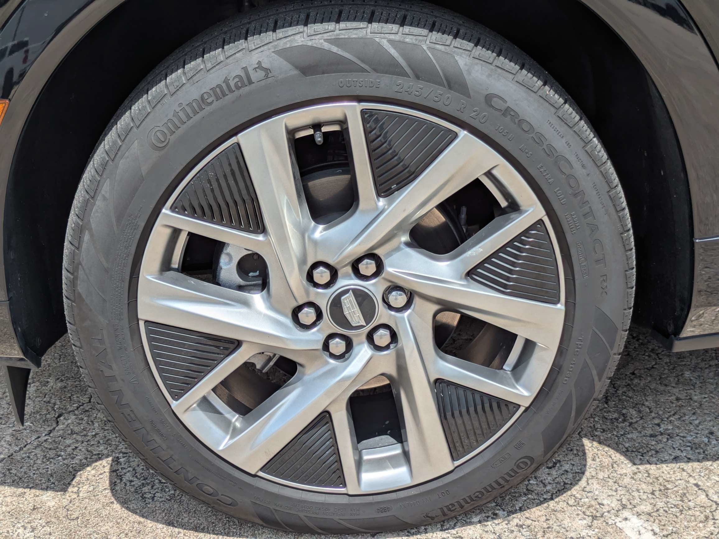 2025 Cadillac OPTIQ Luxury 2