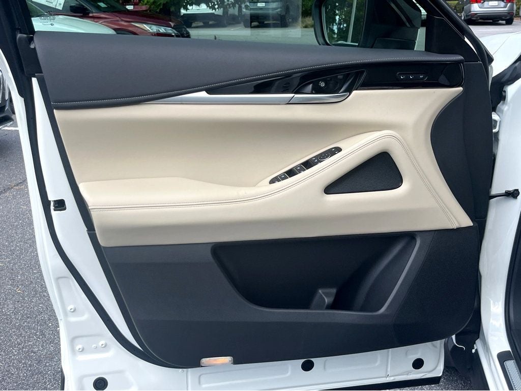 2025 INFINITI QX60 PURE