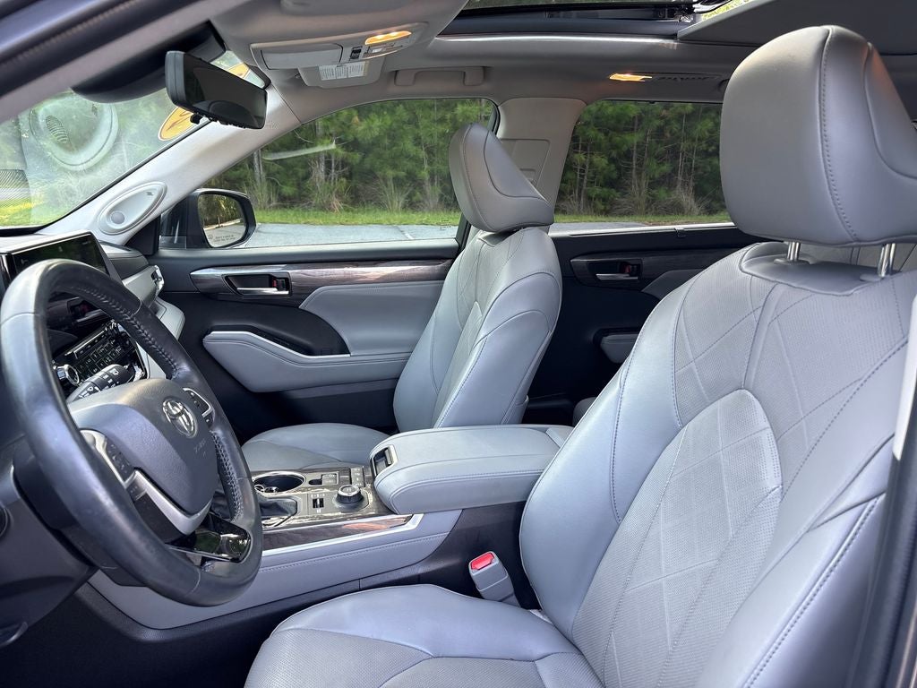 2022 Toyota Highlander Platinum