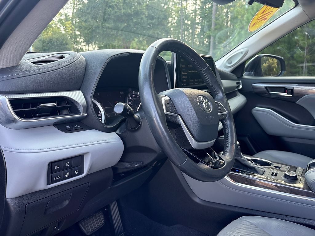 2022 Toyota Highlander Platinum