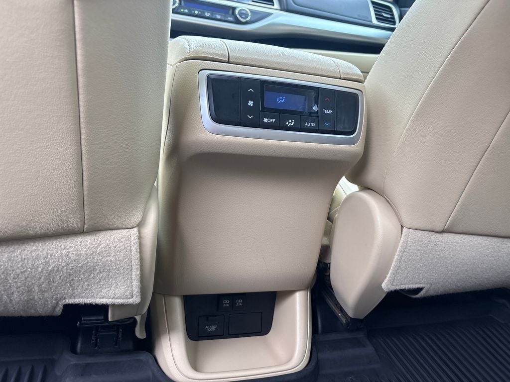 2019 Toyota Highlander Base