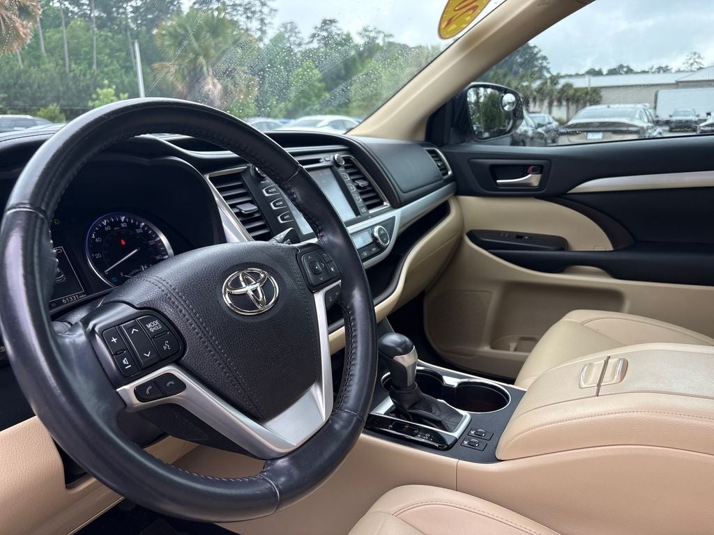 2019 Toyota Highlander Base