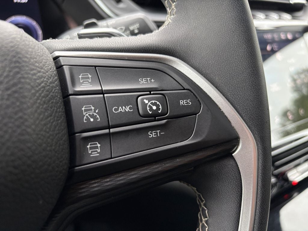 2023 Jeep Grand Cherokee L Laredo