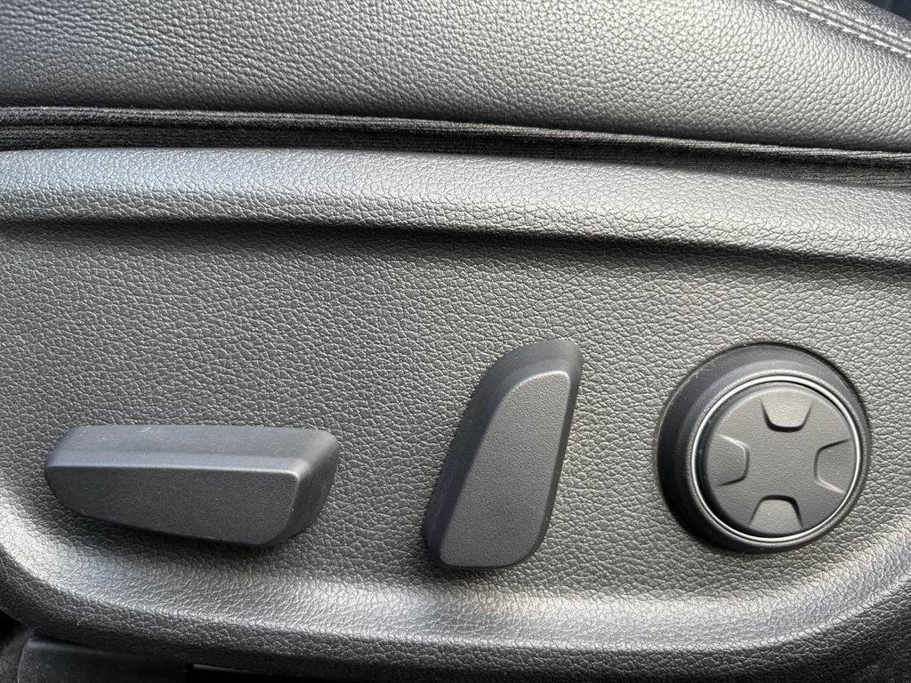 2022 Genesis G70 2.0T